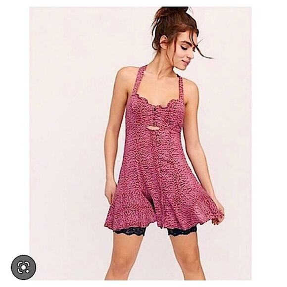 Free People dress fit & flare mini dress ruffle bottom red/white floral keyhole - Picture 1 of 13